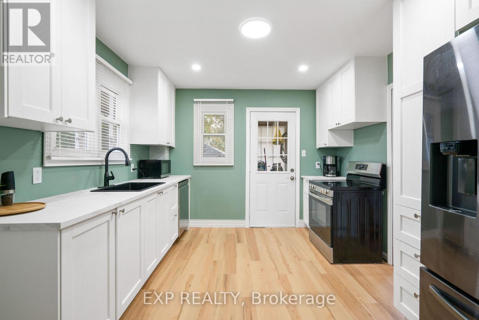 206 FIFTH STREET W - 10