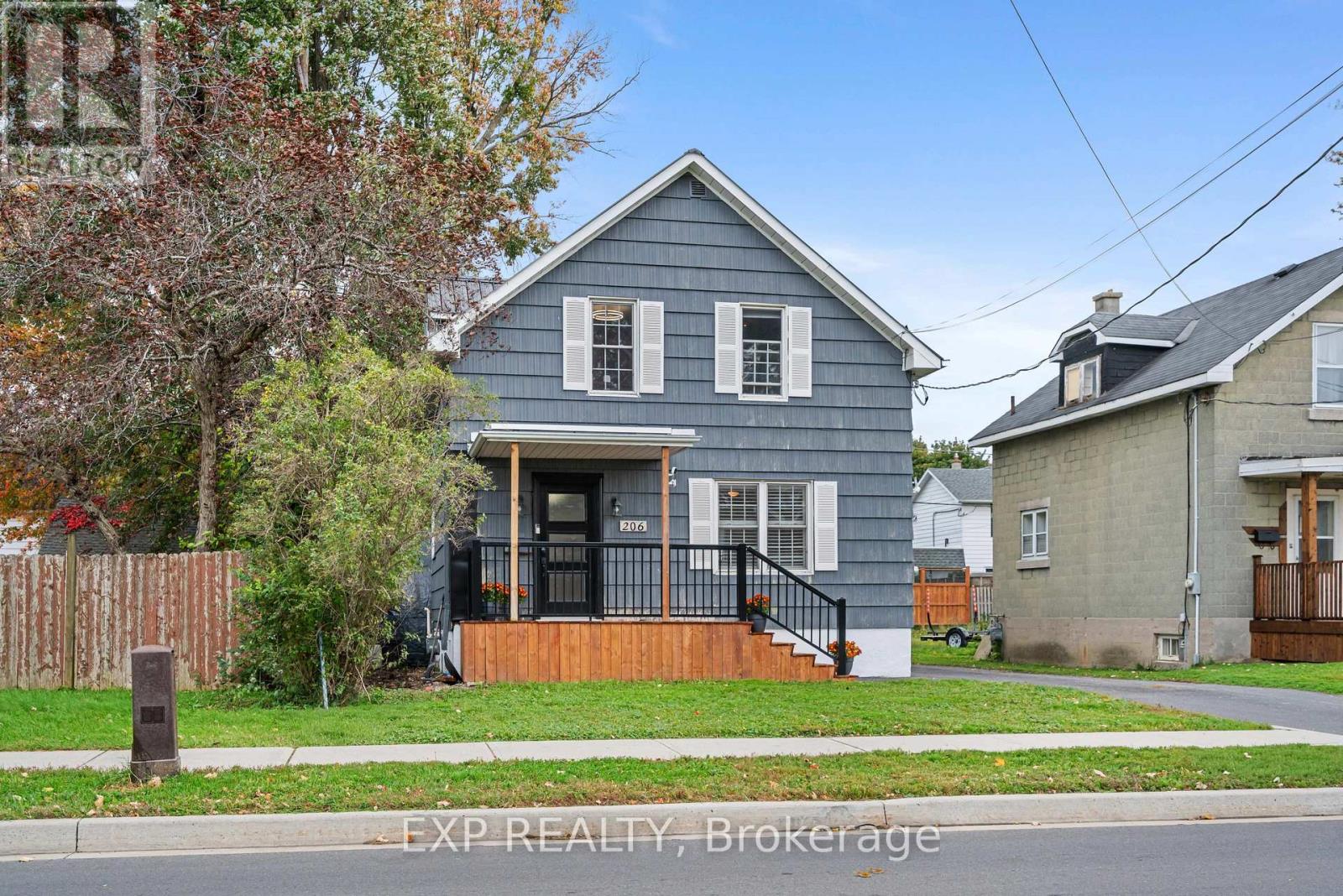 206 FIFTH STREET W - 2