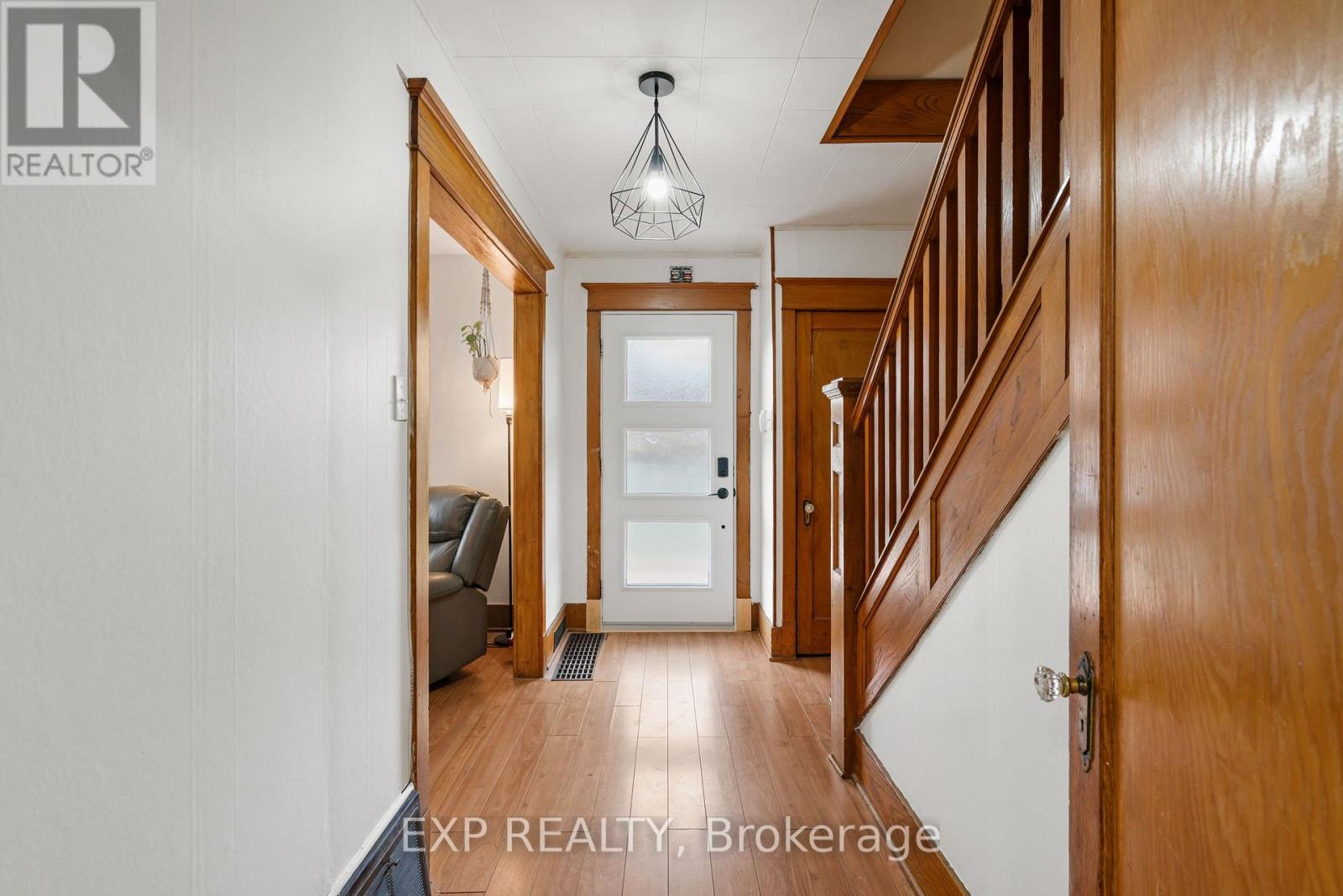 206 FIFTH STREET W - 6
