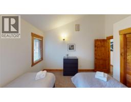 7305 Copperhorn Drive, Radium Hot Springs, BC V0A1M0 Photo 30
