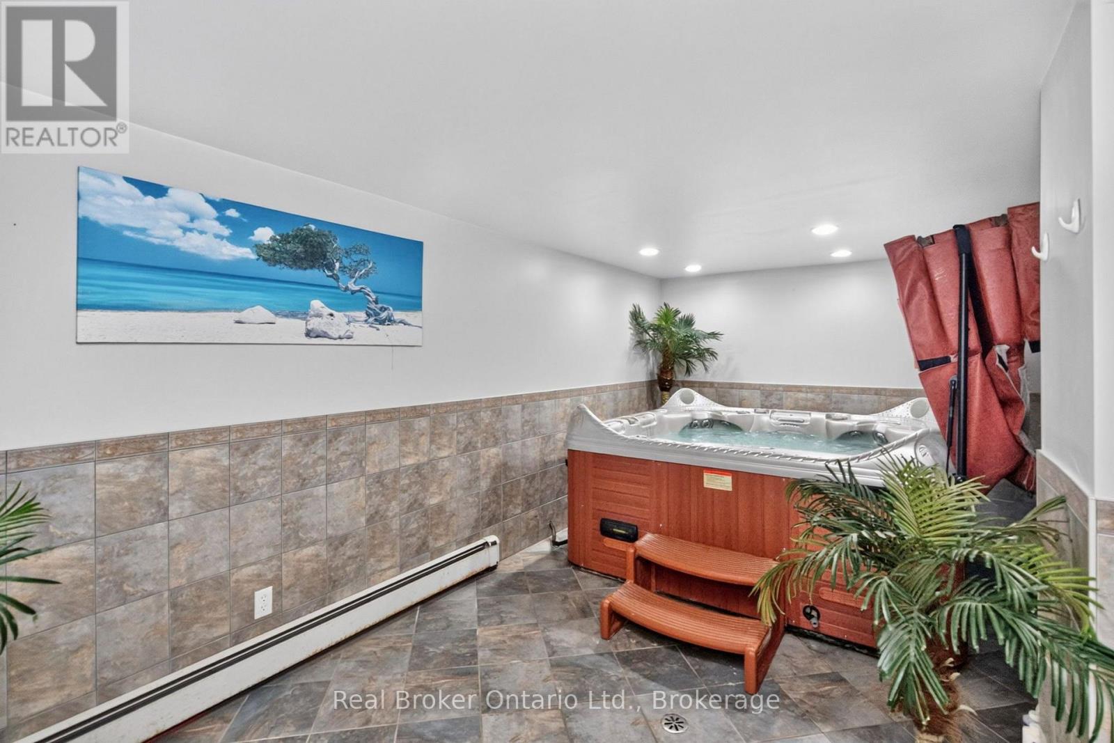 320 LAFONTAINE ROAD W - Image 27