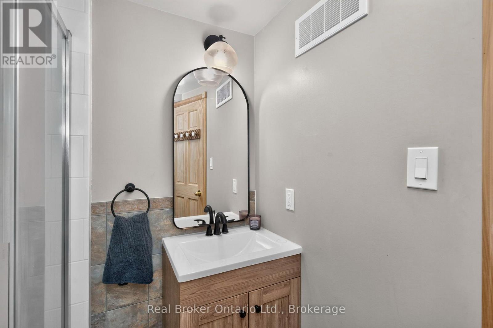 320 LAFONTAINE ROAD W - Image 28