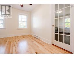 Living room - 68 Connaught Avenue, Middleton, NS B0S1P0 Photo 14