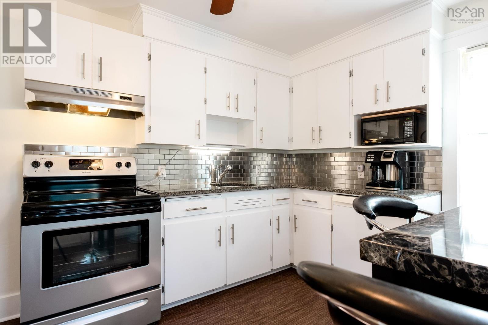 Property 8 of 40 of 68 Connaught Avenue