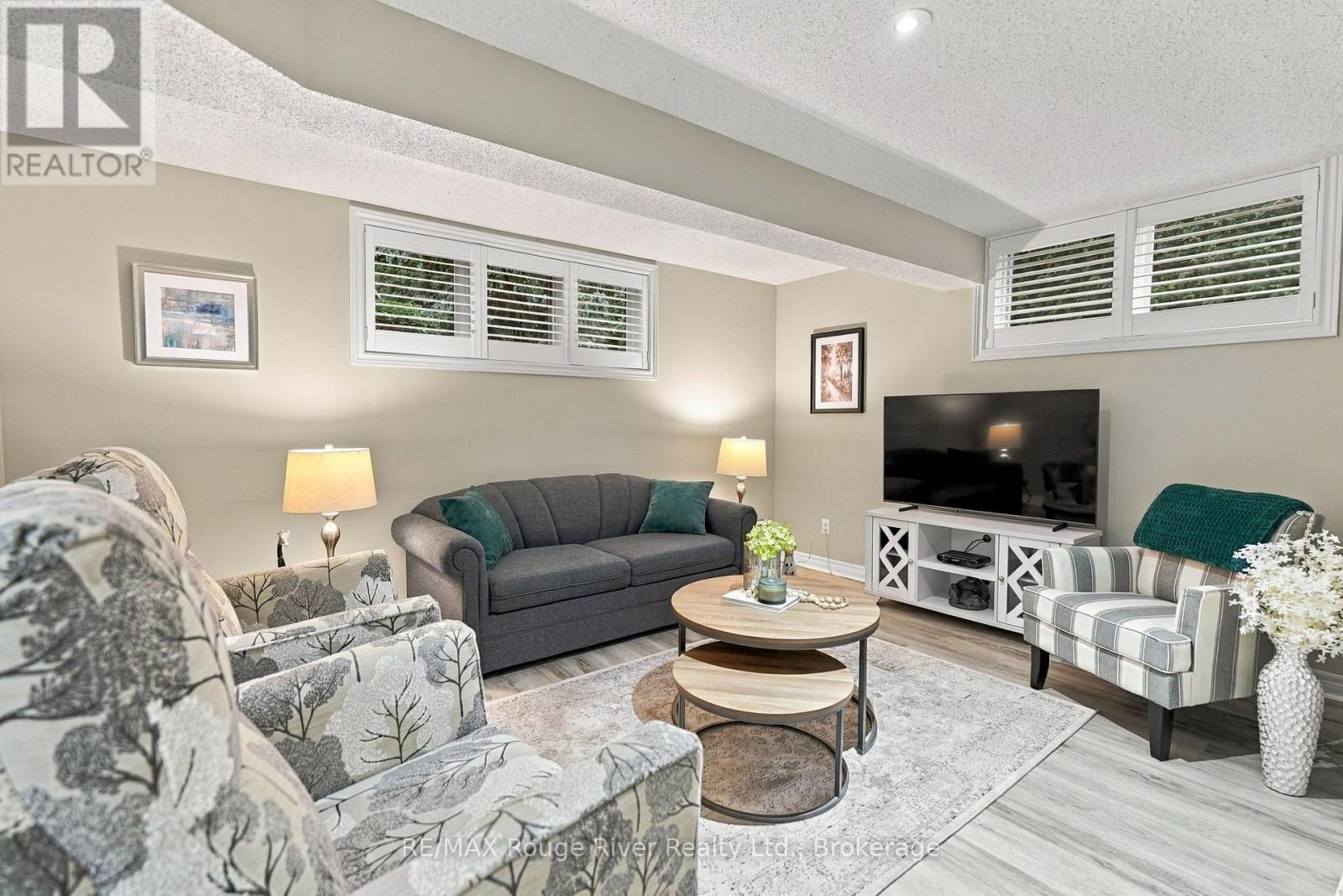 264 Ryerson Crescent, Oshawa, ON photo 37