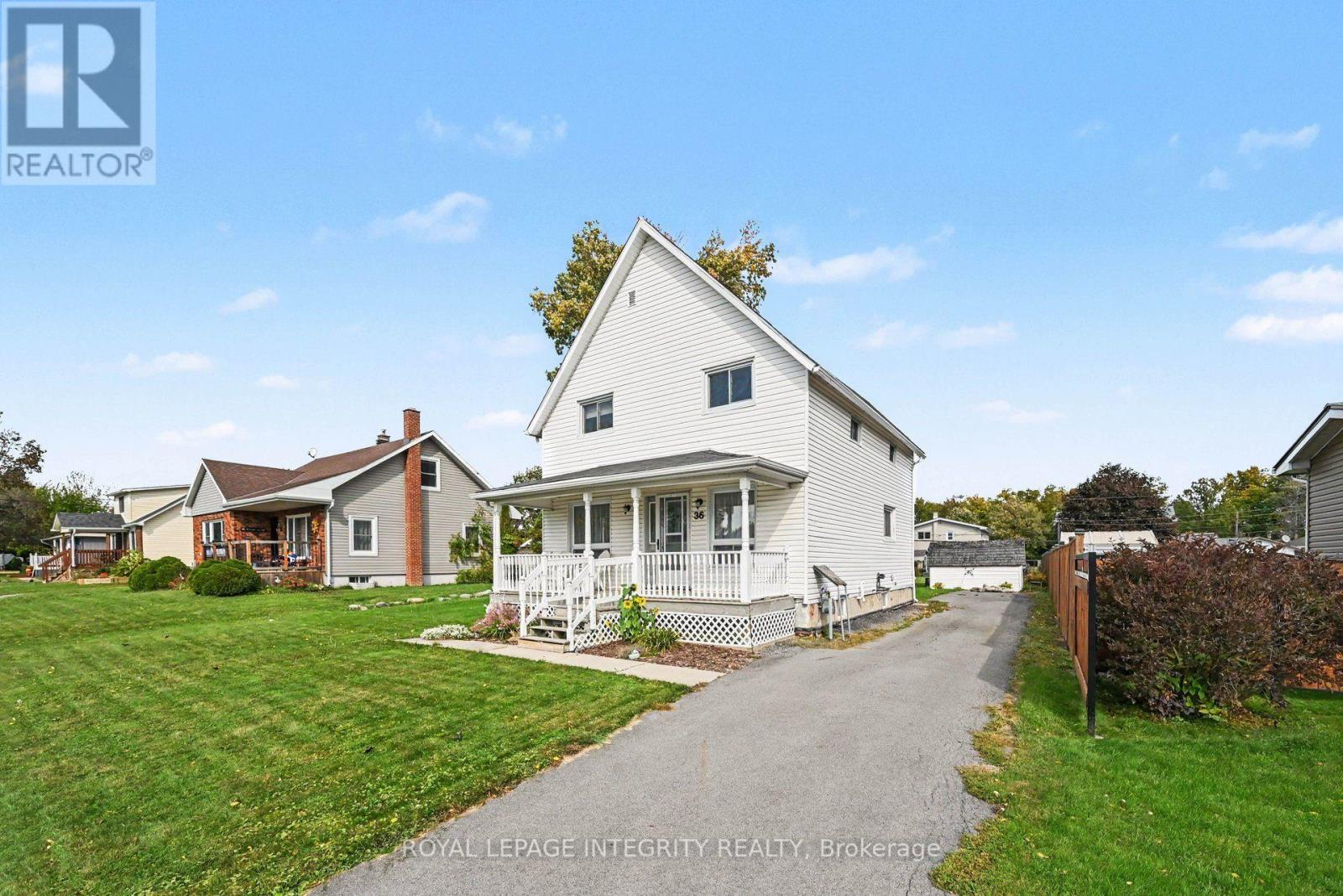 36 KENT CRESCENT - 2