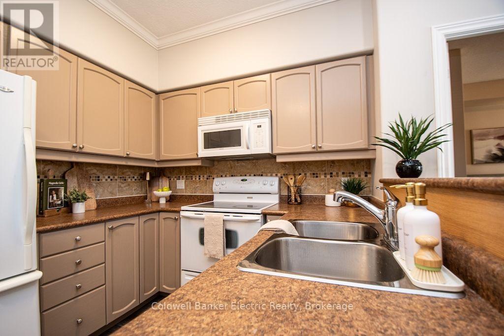 #212 869 CLONSILLA AVENUE - 15