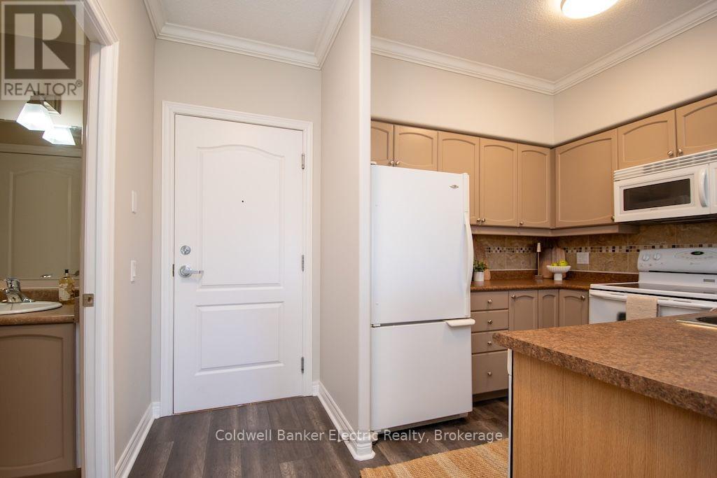 212- 869 Clonsilla Avenue, Peterborough, ON photo 6