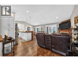 Sunroom - 821 Carriage Way, Sarnia, ON N7W0A5 Photo 7