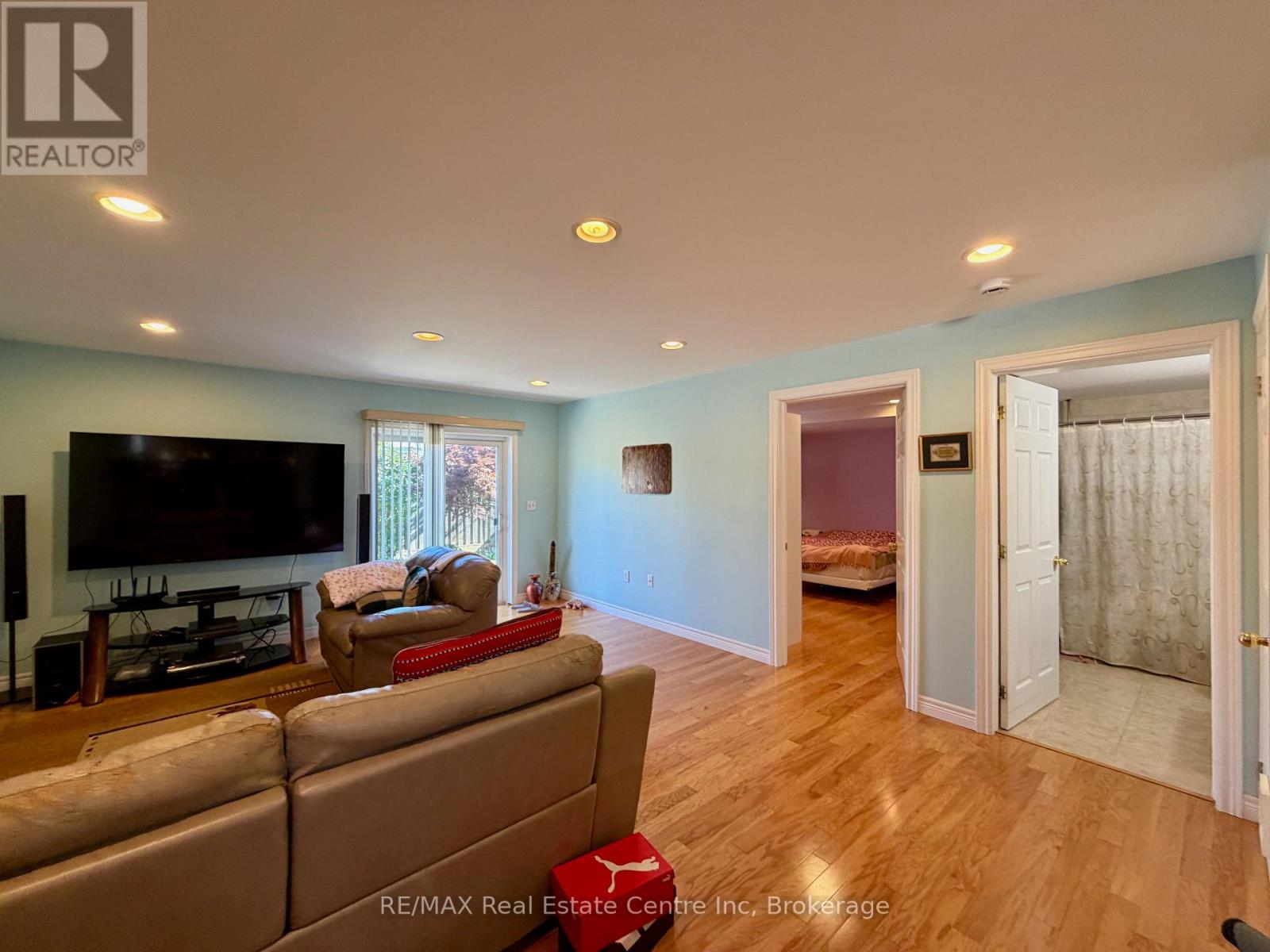162 Clairfields Drive West — photo 11