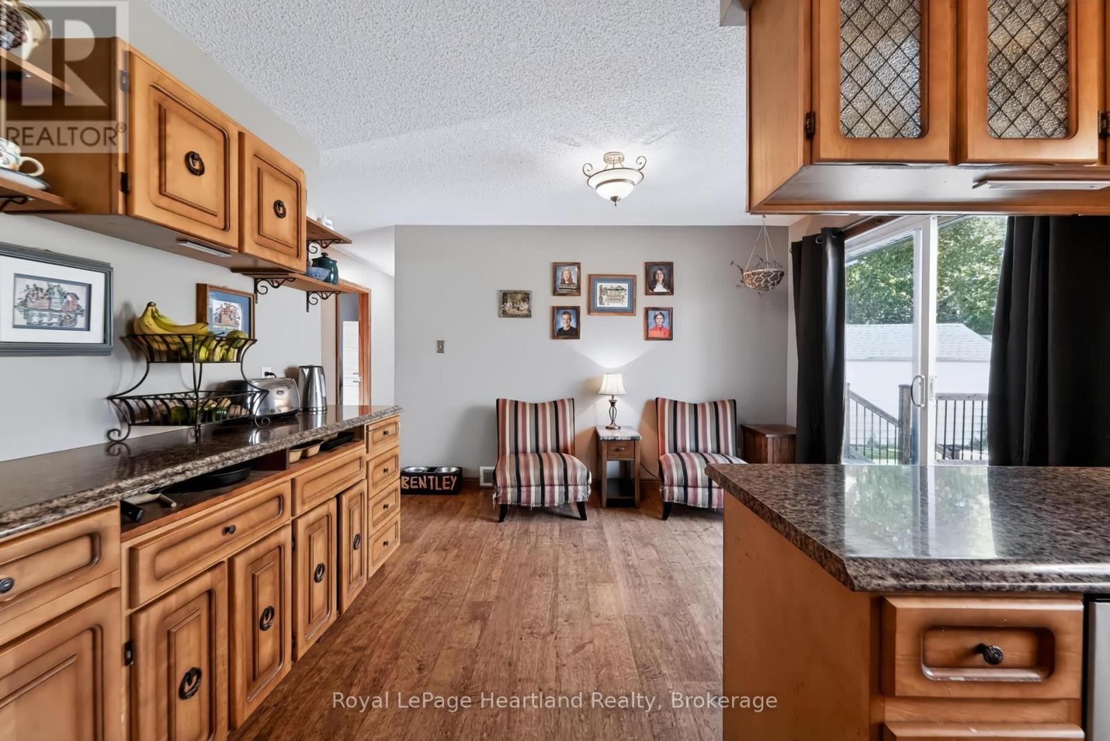 107 MARY STREET - 10