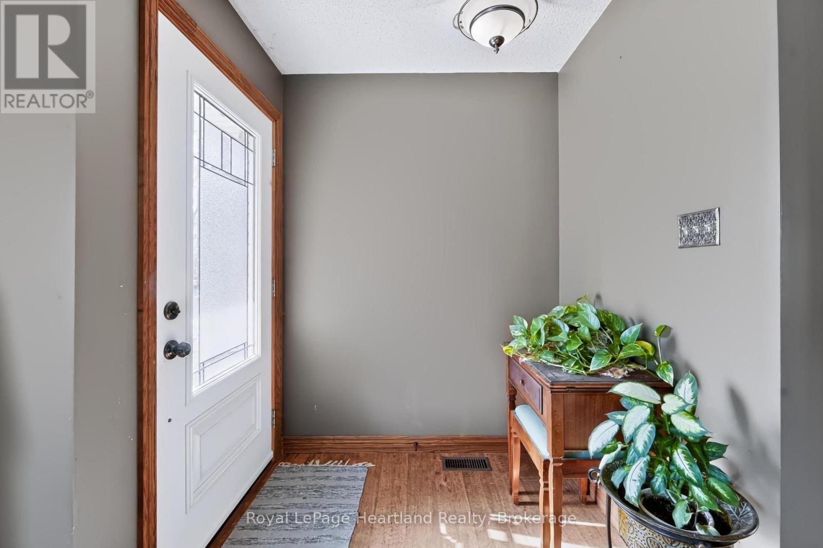107 MARY STREET - 4
