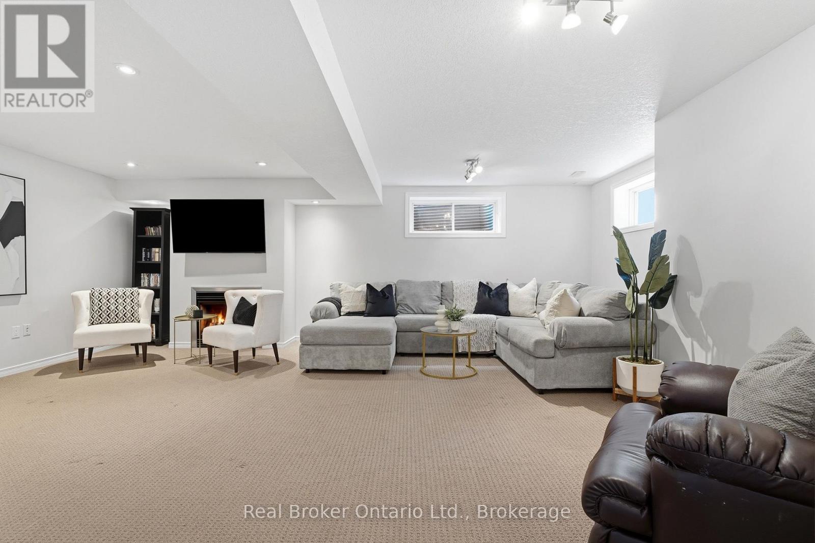 225 SUMMERFIELD DRIVE - Image 35