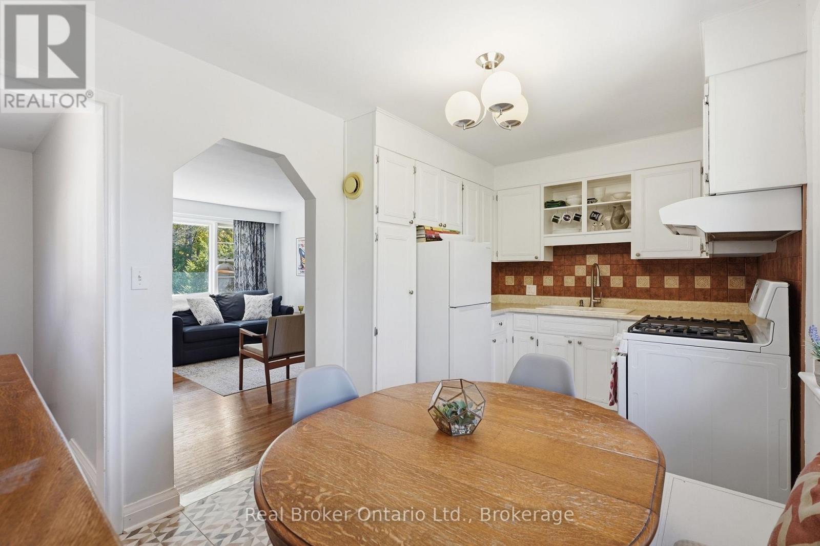 68 EMMA STREET - 12