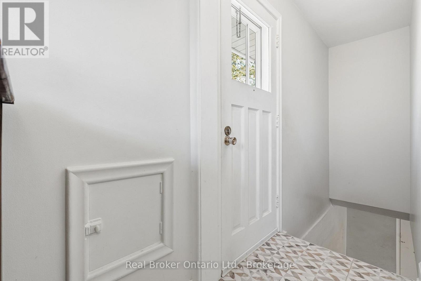 68 EMMA STREET - 24