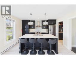 279 Freeman, photo 16