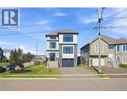 279 Freeman, photo 2