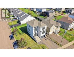 279 Freeman, photo 3