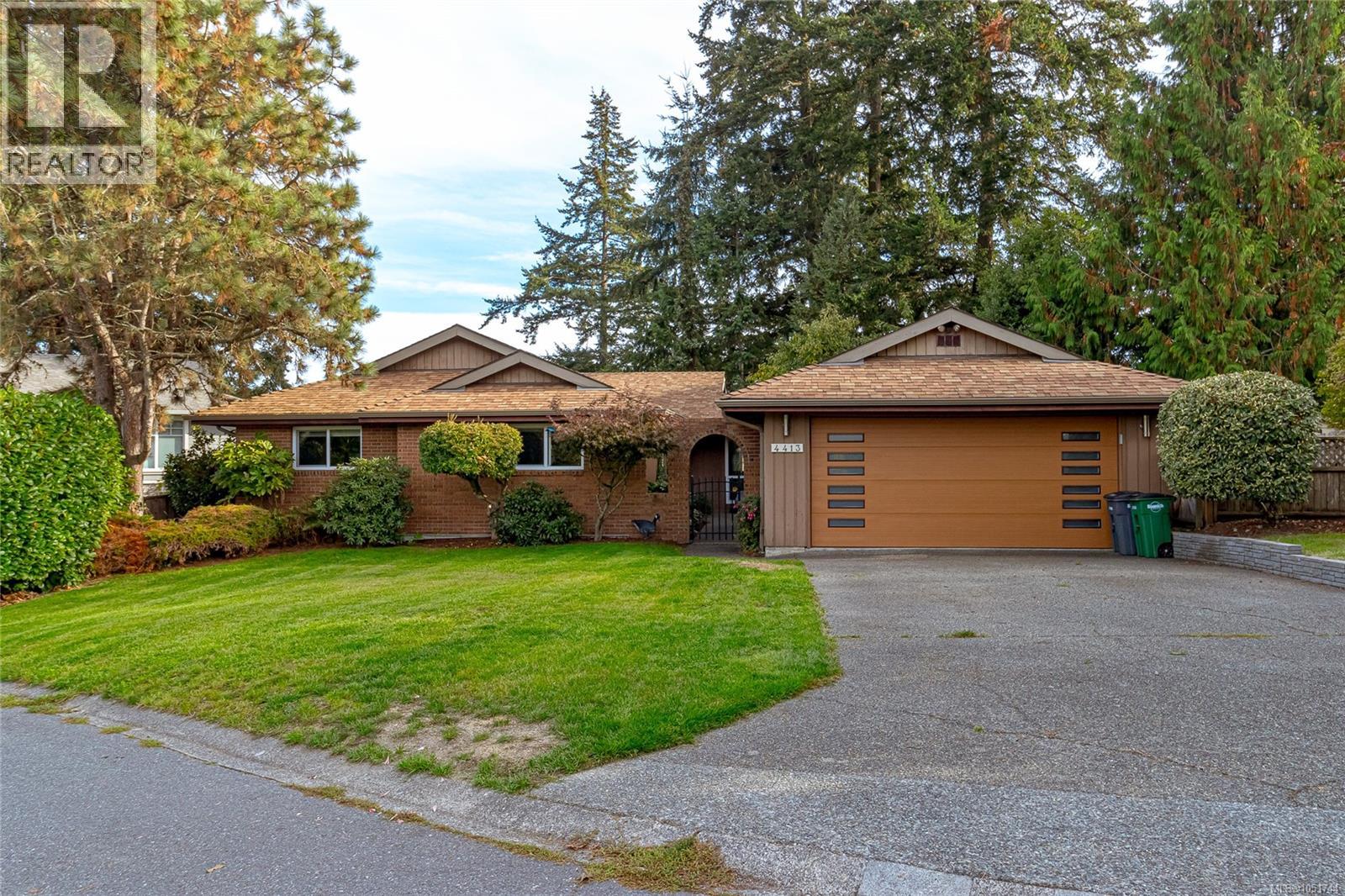 4413 Strom Ness Pl, Saanich