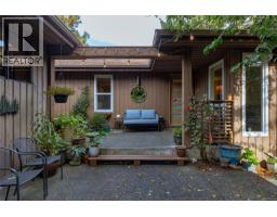 4413 Strom Ness Pl, Saanich, BC V8Z6S7 Photo 39