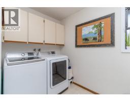 4413 Strom Ness Pl, Saanich, BC V8Z6S7 Photo 31