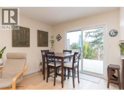 4413 Strom Ness Pl, Saanich, BC V8Z6S7 Photo 20