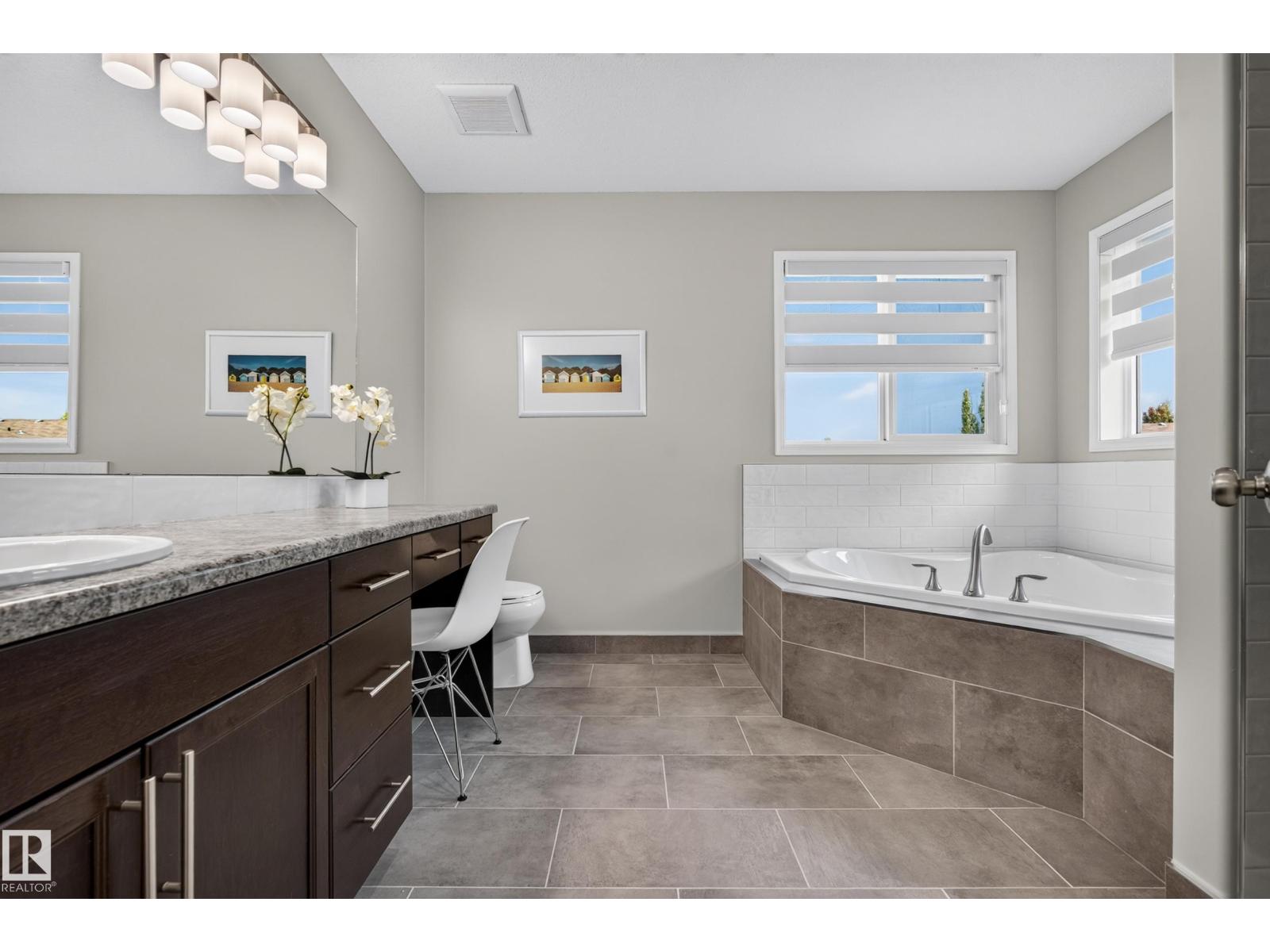 7161 South Terwillegar Drive NW, South Terwillegar — photo 27 of 30: Property photo