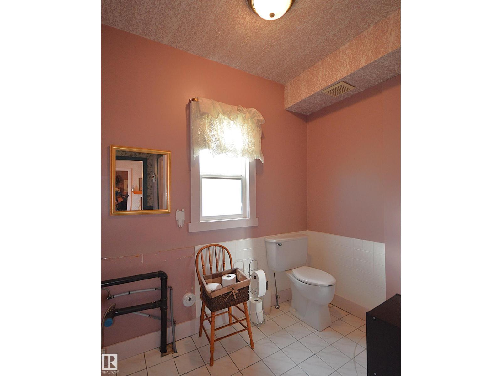 5023 51 AVE AV - 16