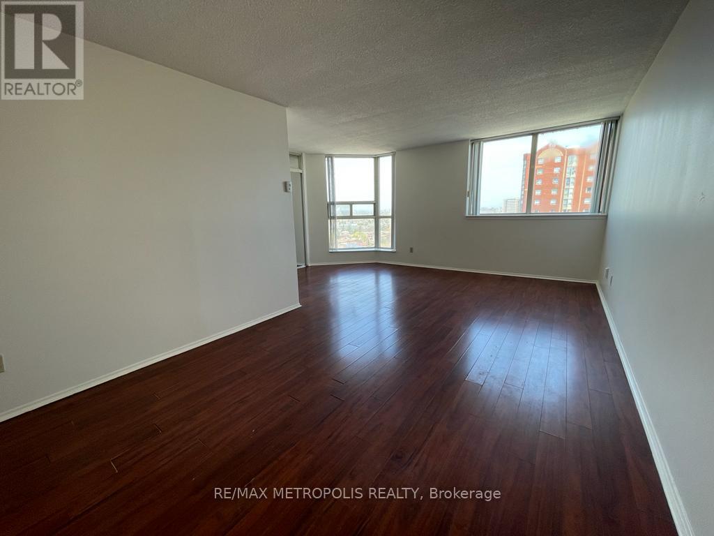2460 Eglinton Avenue East — photo 10