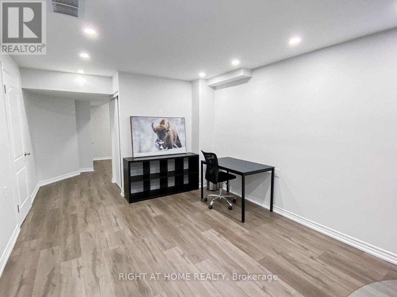 2099 Osbond Road — photo 29
