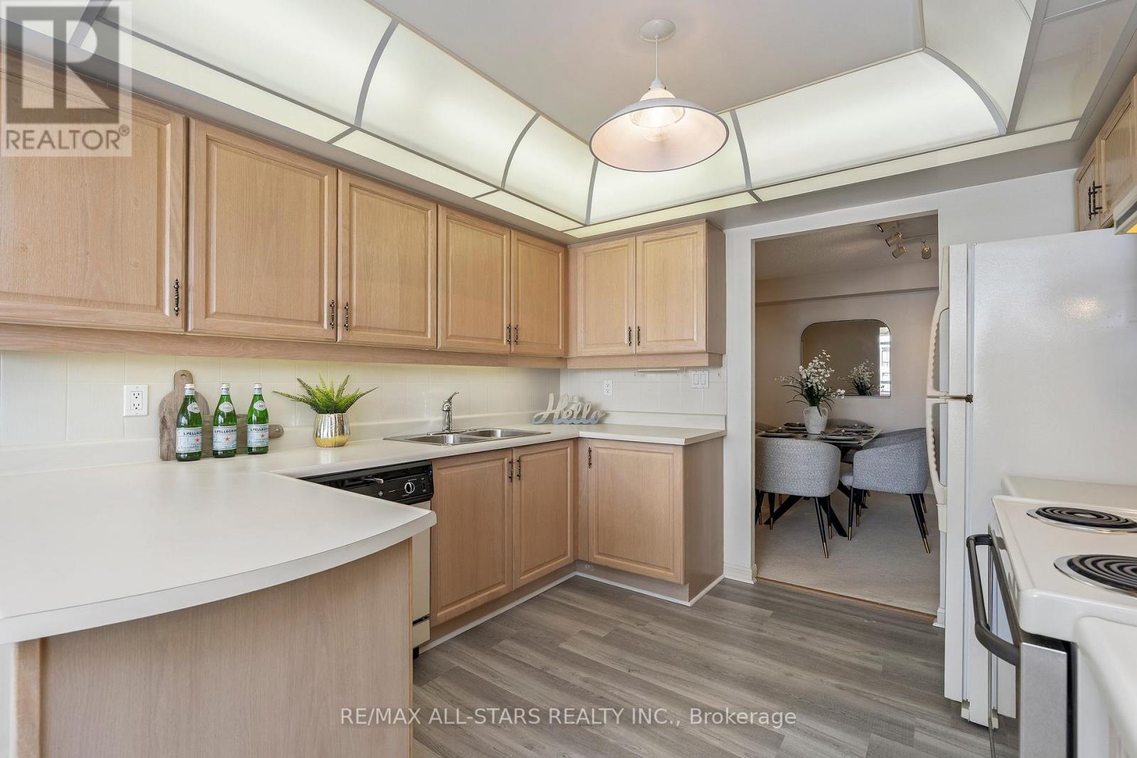 1102- 610 Bullock Drive, Markham, ON photo 15