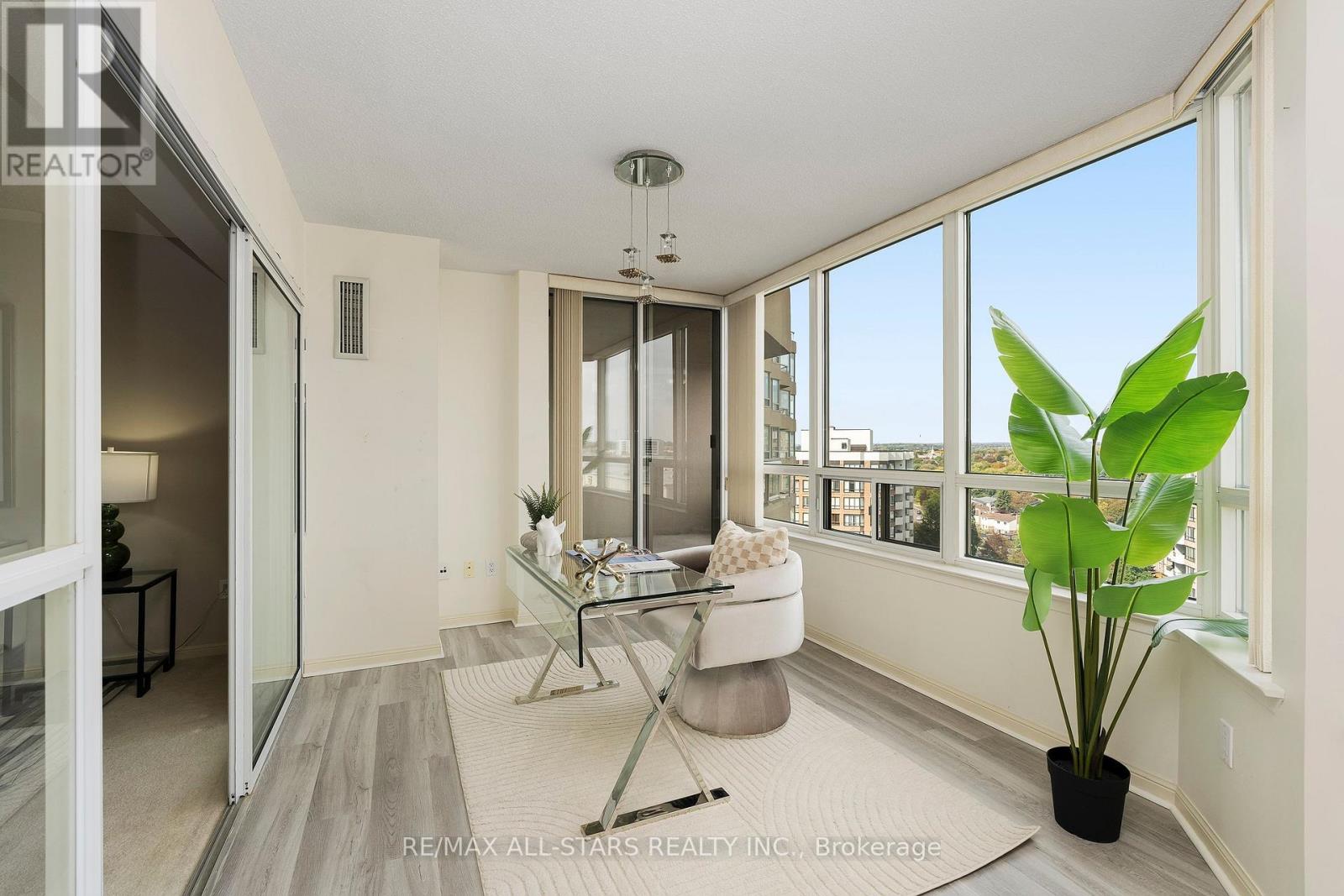 #1102 610 BULLOCK DRIVE - 19