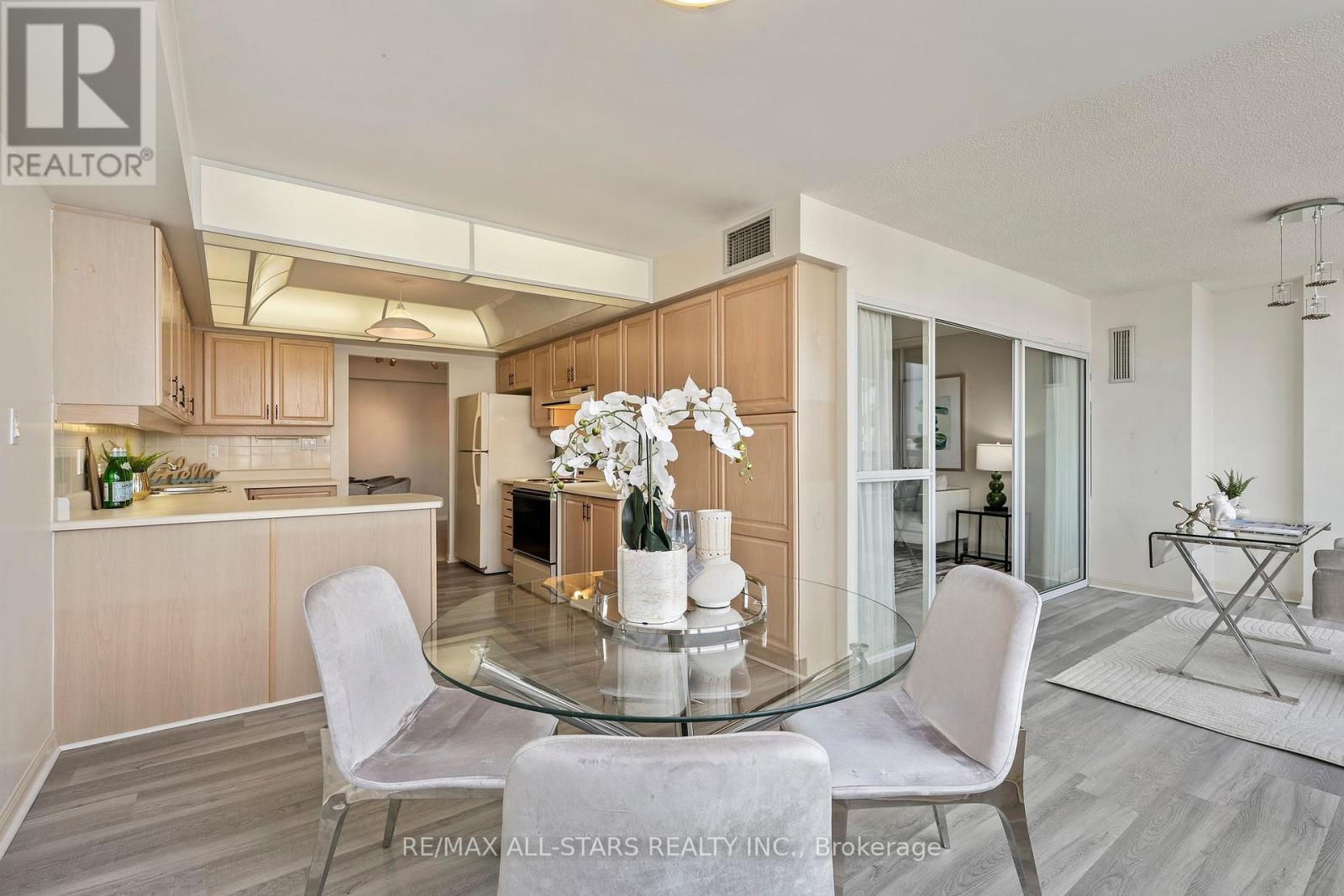 #1102 610 BULLOCK DRIVE - 21