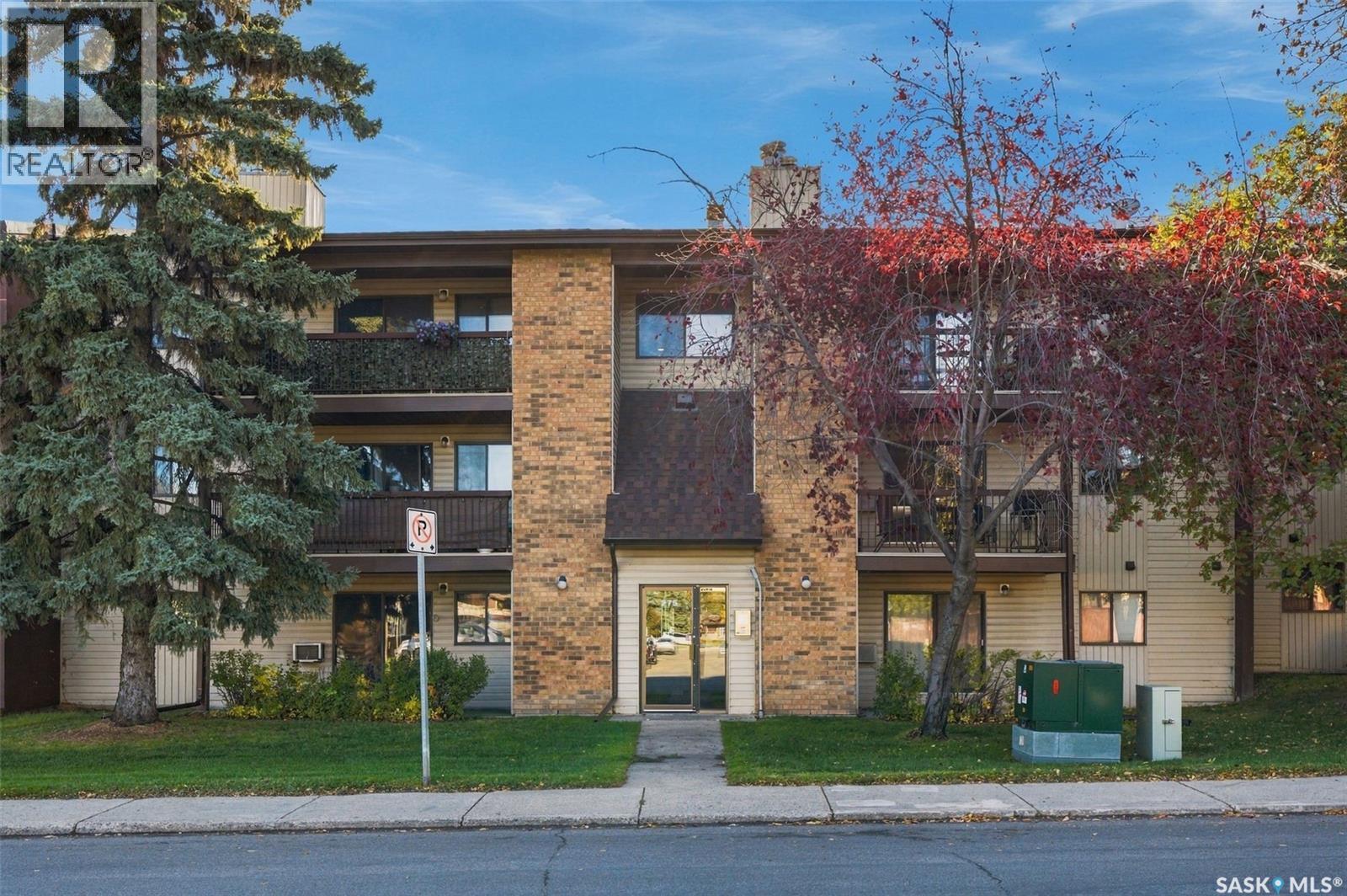 #202 275 Kingsmere BOULEVARD - 1
