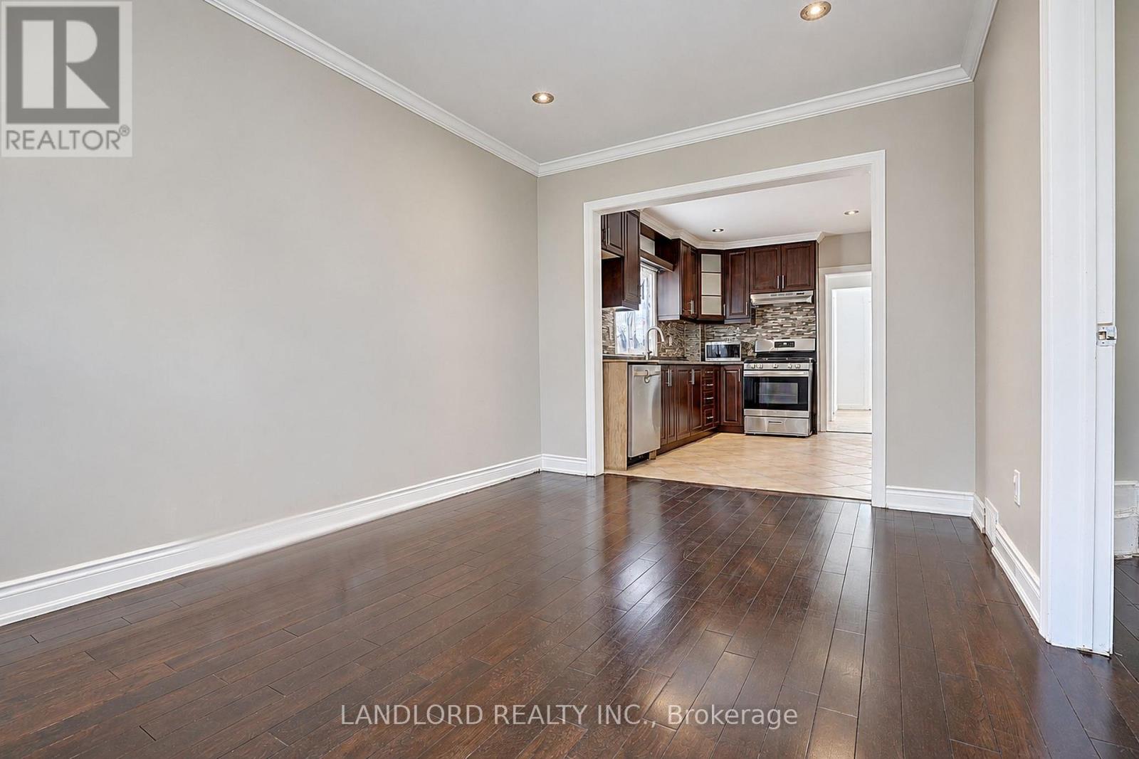 45 Craydon Avenue — photo 10