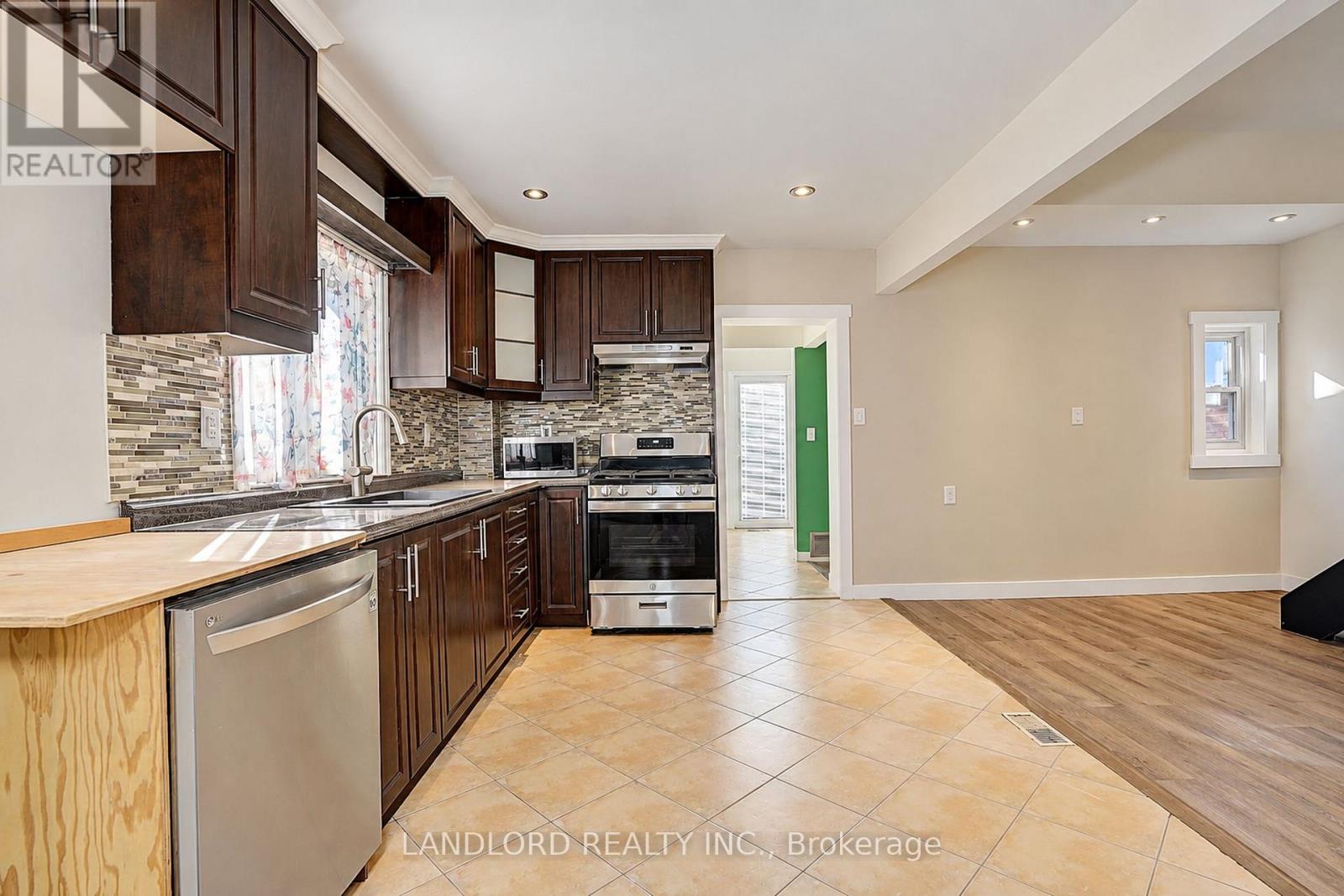45 Craydon Avenue — photo 20