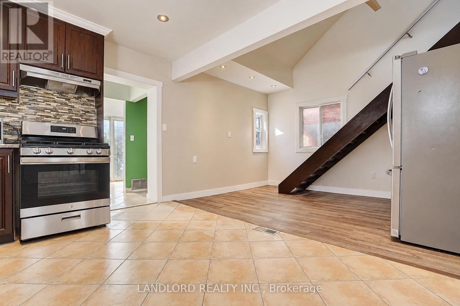 45 Craydon Avenue — photo 25