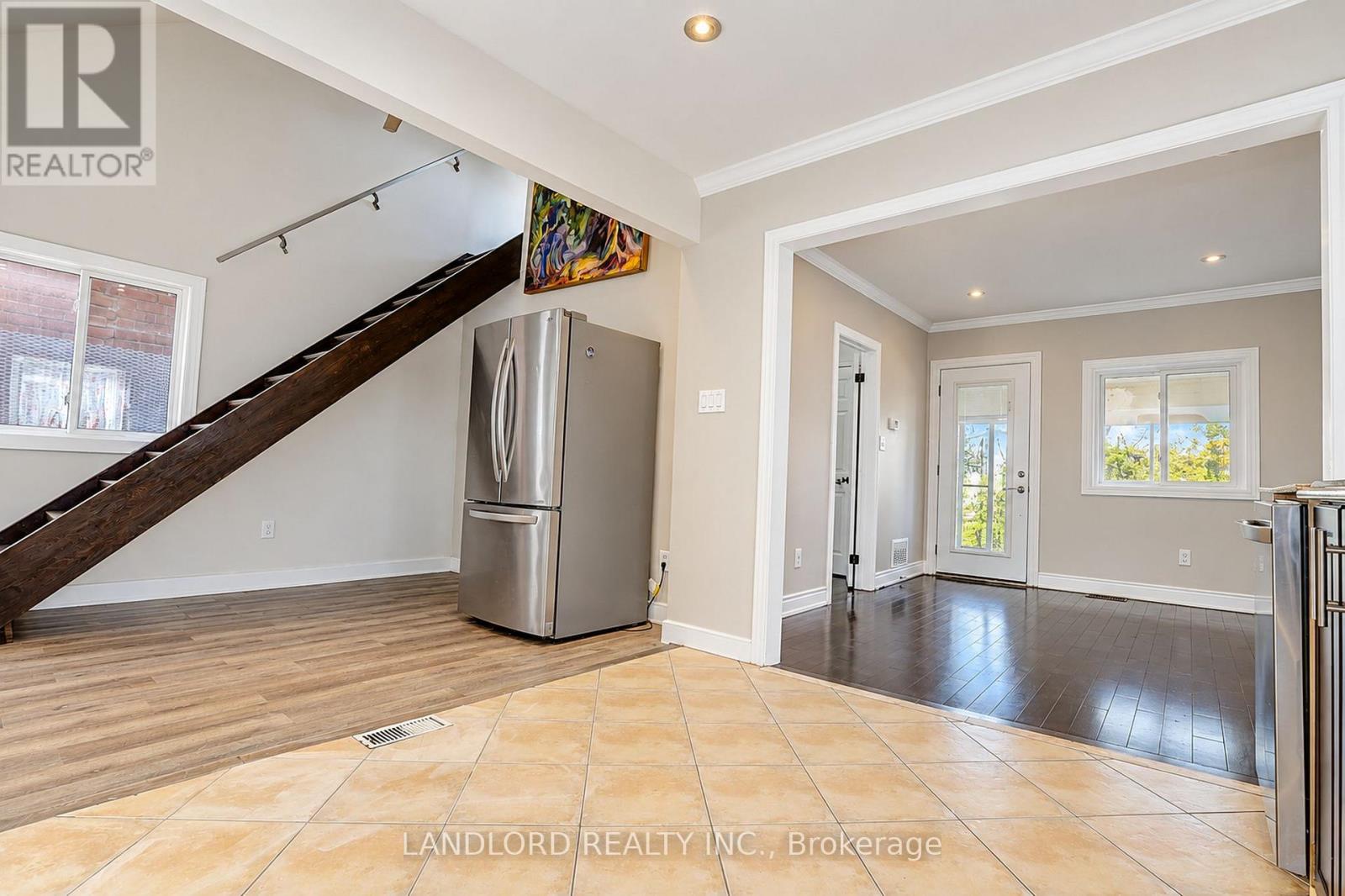 45 Craydon Avenue — photo 28
