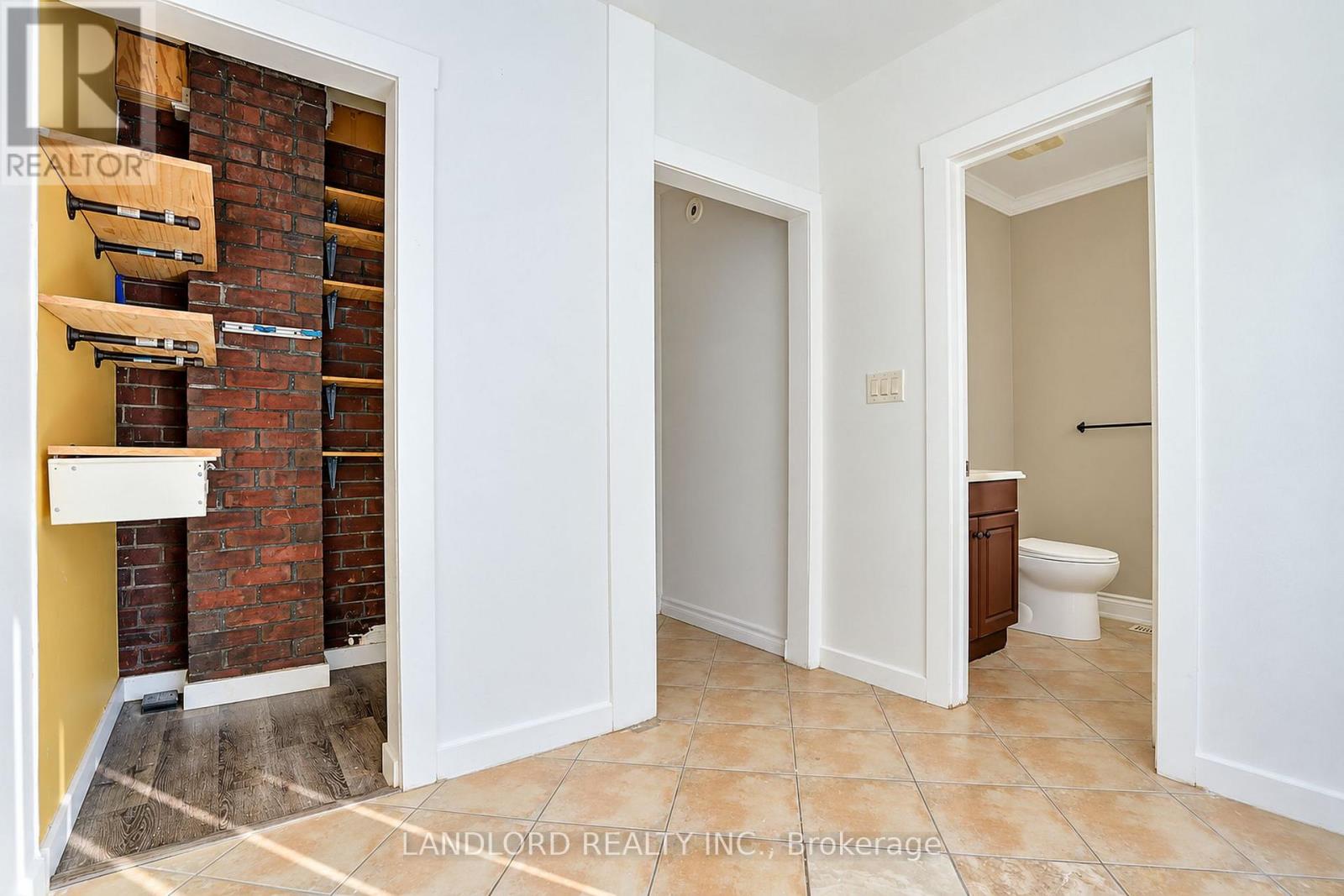 45 Craydon Avenue — photo 32