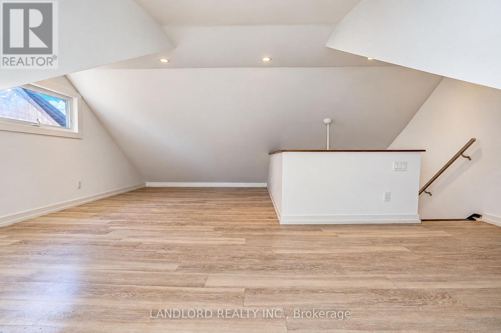 45 Craydon Avenue — photo 37