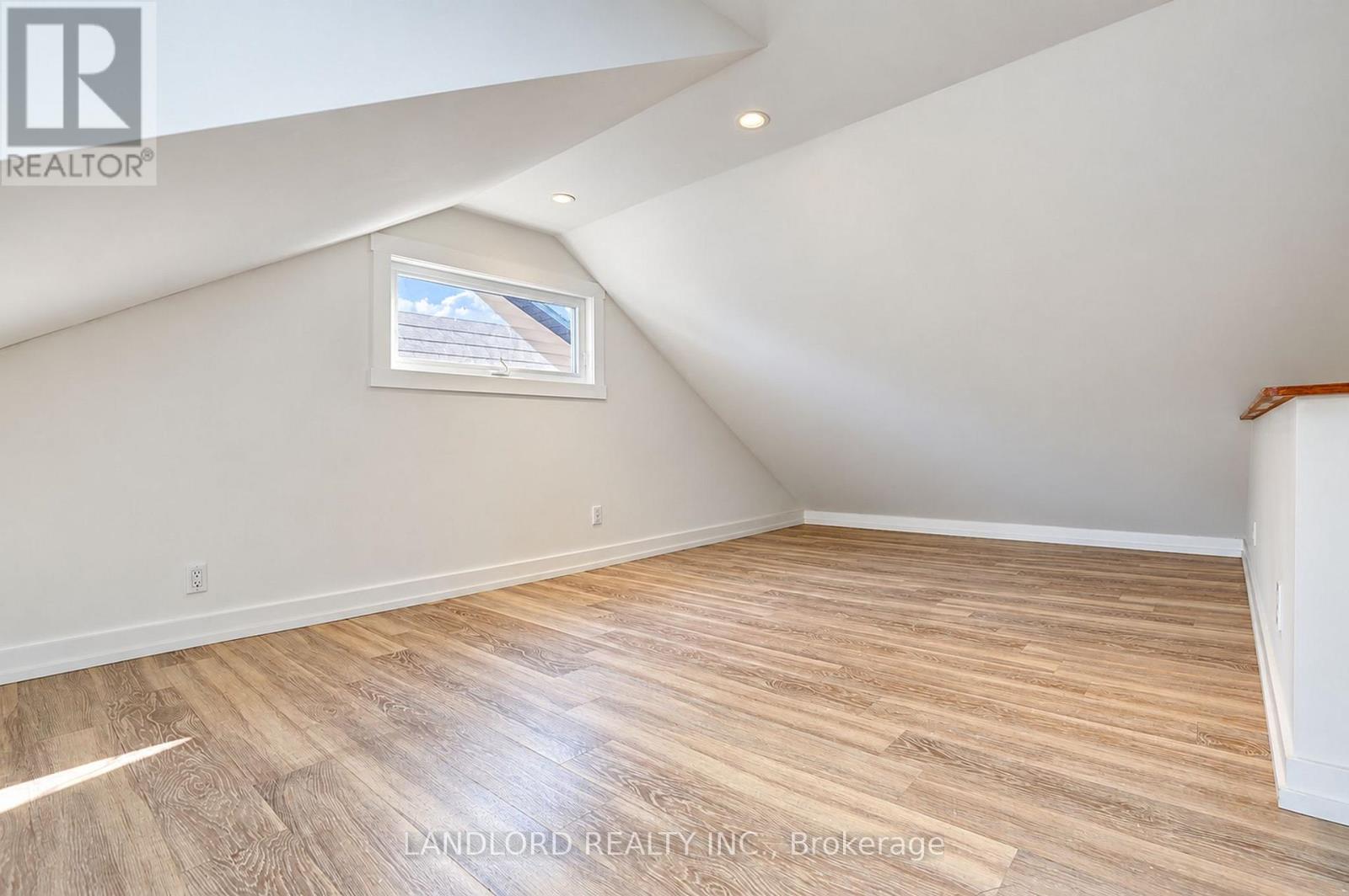 45 Craydon Avenue — photo 38
