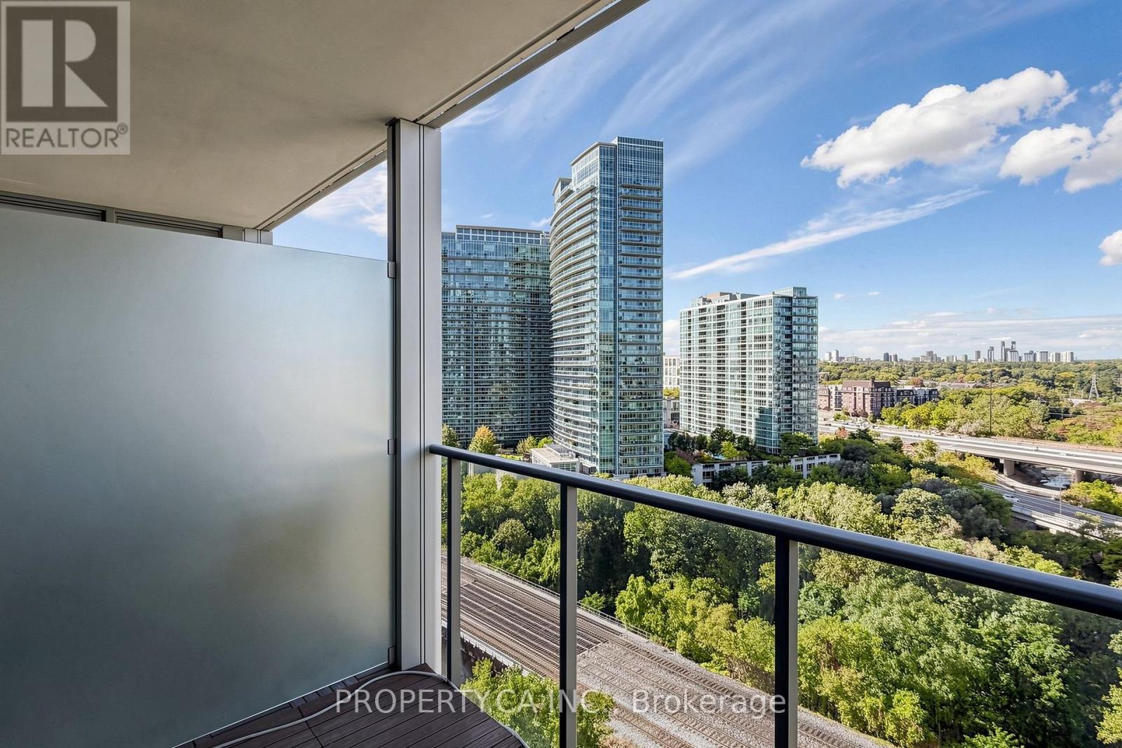 88 Park Lawn Road — photo 30