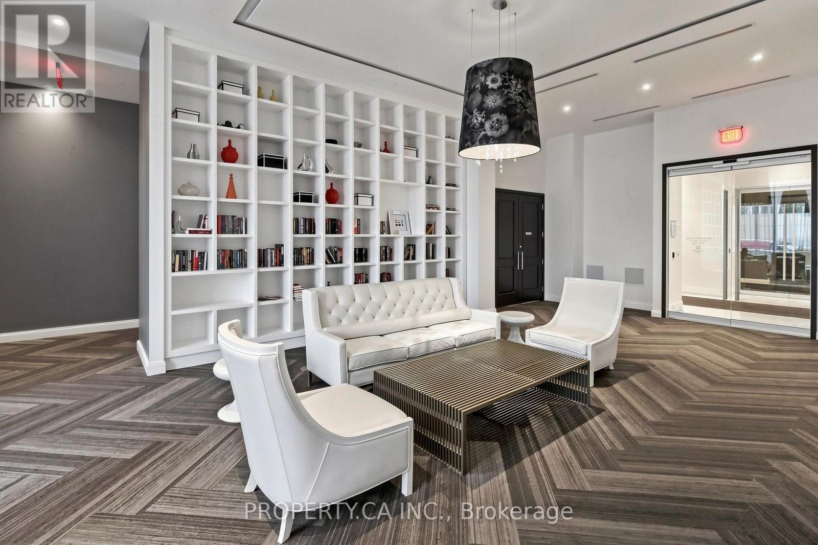 88 Park Lawn Road — photo 43