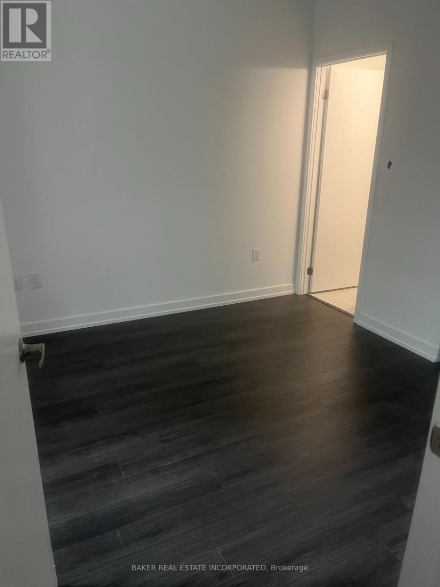 4010 Eglinton Avenue West — photo 15