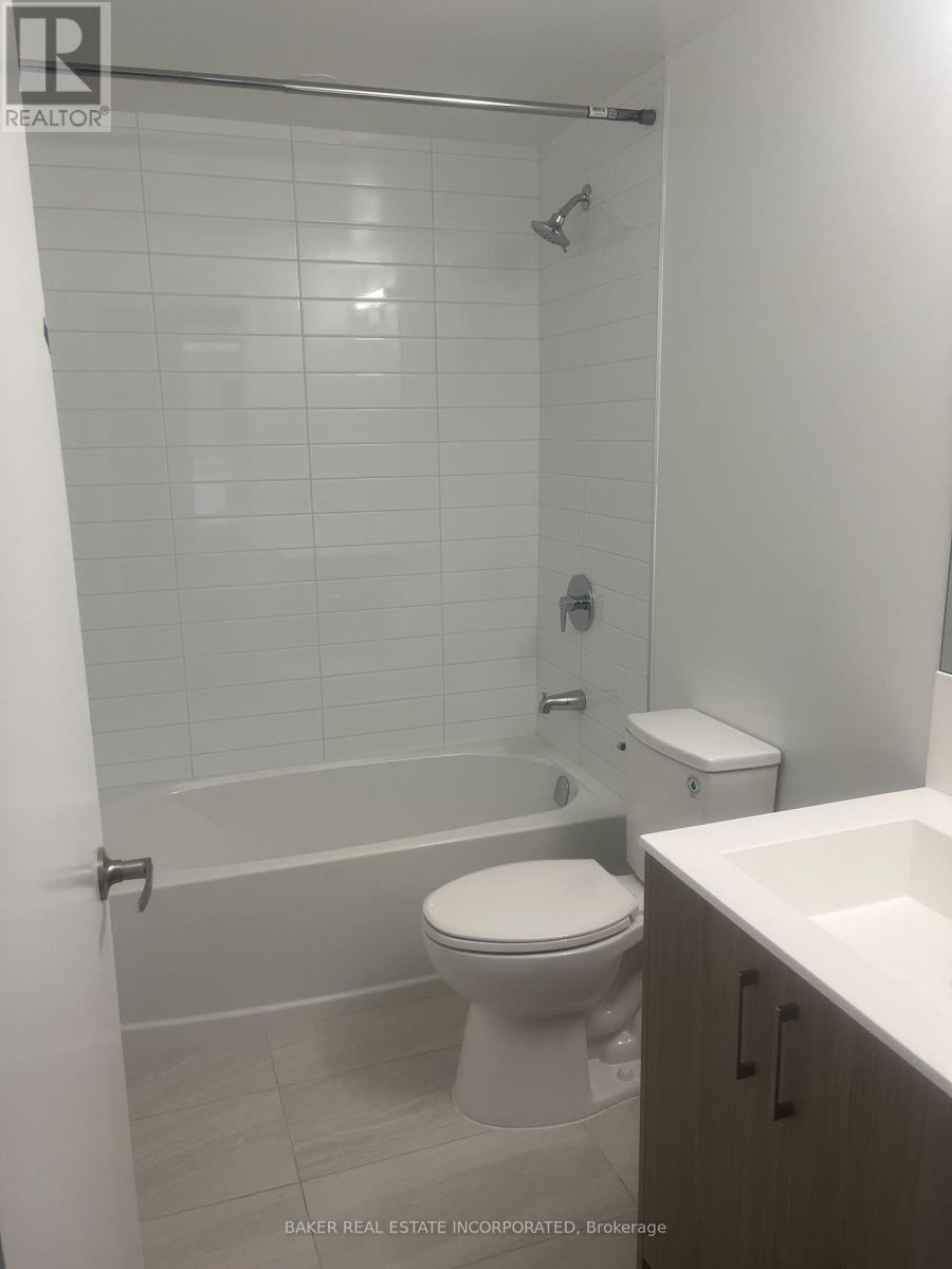 4010 Eglinton Avenue West — photo 17