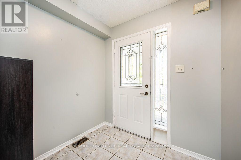 44 Weather Vane Lane Northwest, Brampton, ON photo 5