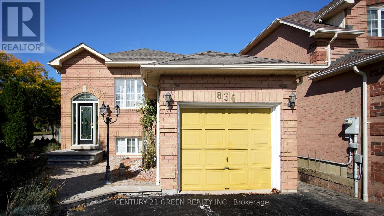 Photo of 836 Avocado Crescent