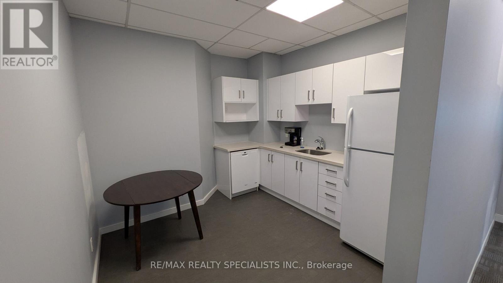 Property for lease at 400 - 4310 SHERWOODTOWNE BOULEVARD