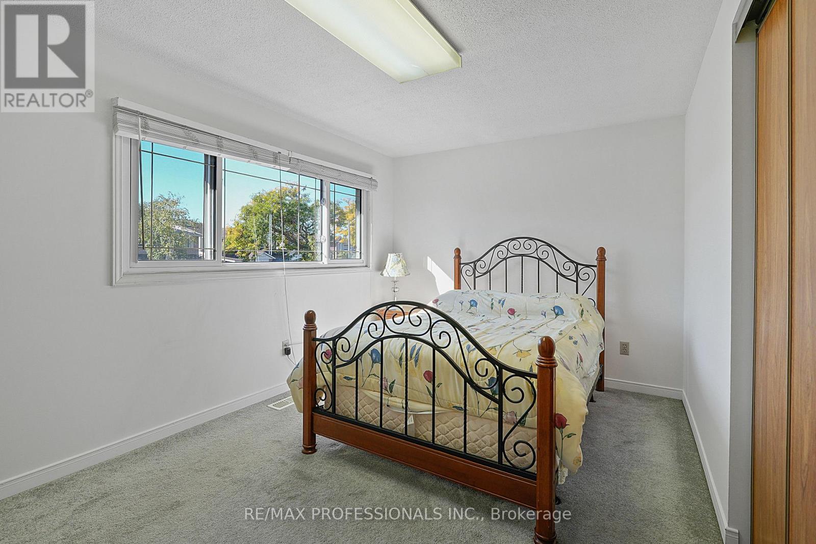 43 FRANCA CRESCENT - 29