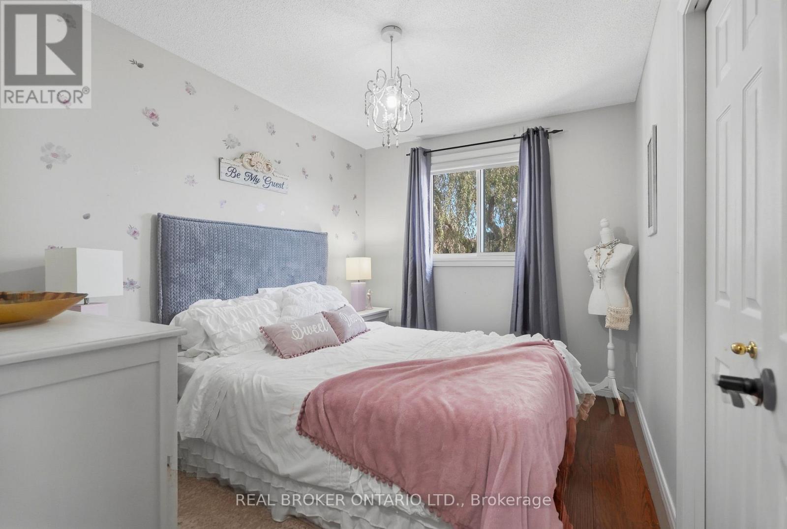 8 MOYLE DRIVE - 19